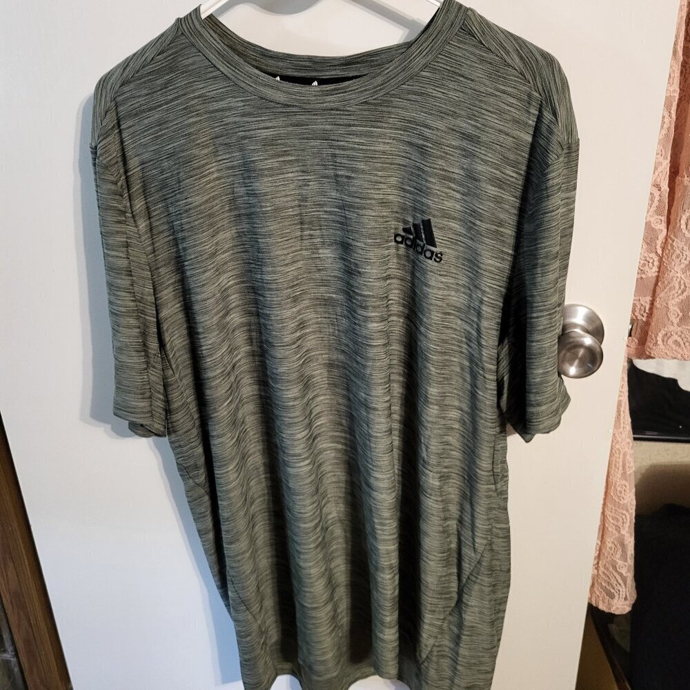 MENS ADIDAS T-SHIRT SZ L